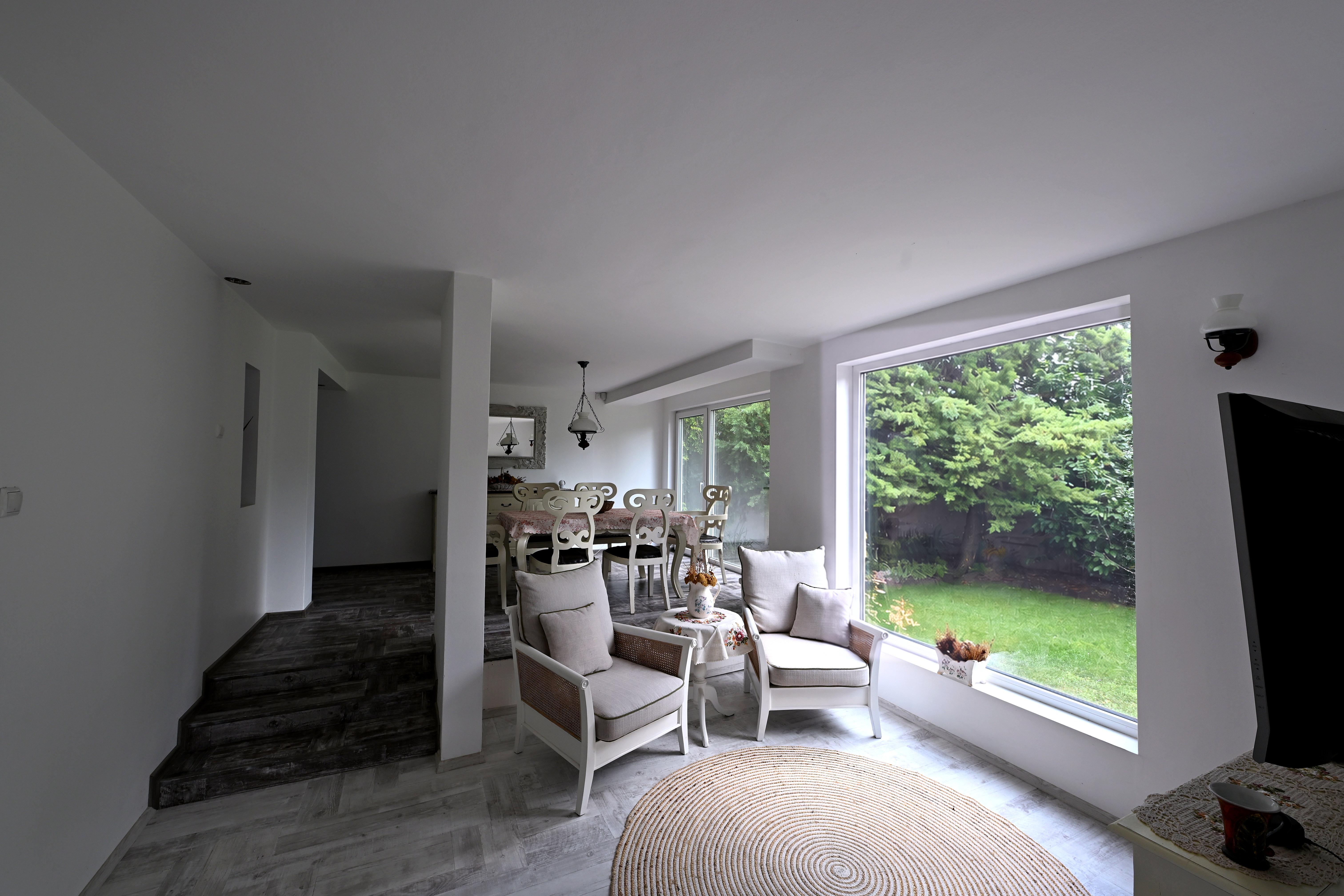 Wohnbereich mit Blick in den Garten